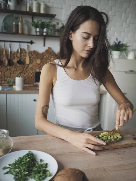Young Vegetarian Woman Preparing Herself Delicious Healthy Breakfast — Stock Photo, Image