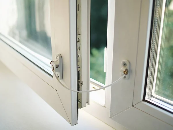 Pencereye kilitle, çocuk koruması