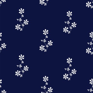 Lacivert zemin üzerine beyaz çiçeklerle süslü seamless modeli.