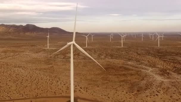 Solar Turbine Windmill in the California Desert — Stock Video