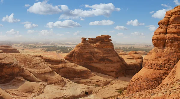 Panorama pejzaż pustynia, widok na góry Arabii Saudyjskiej — Zdjęcie stockowe