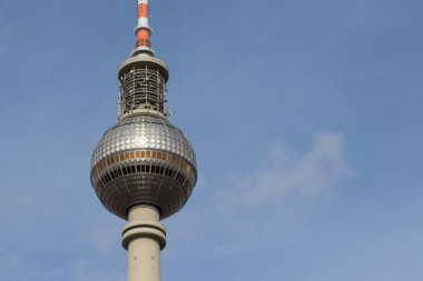Fernsehturm (televizyon kulesi / Tv Tower) Alexanderpl bulunan