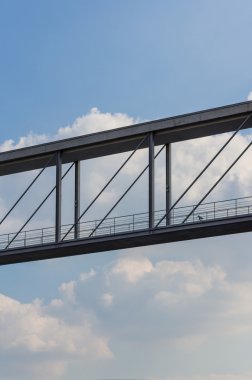 boş Köprüsü - mavi gökyüzü ve bulut arka plan