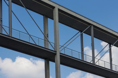 boş Köprüsü - mavi gökyüzü ve bulut arka plan