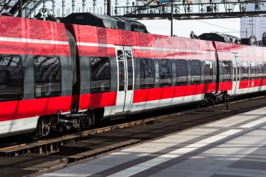 Bölgesel Express tren garı