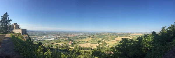 Rural village och liggande panorama i Italien — Stockfoto