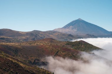 Pico del Teide, Tenerife 'deki dağ manzarası   -