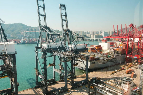Hongkong China November 2019 Cranes Loading Shipping Container Freight Harbor — Stock Photo, Image