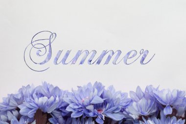Yaz çiçek dekorasyon, çiçek arka plan ve güzel el yazısı