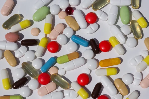着色された丸薬、カプセル、錠剤 — ストック写真