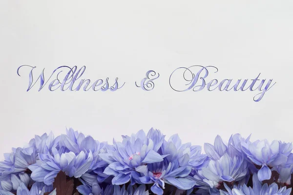健康と美しさの花の装飾、花の背景、美しい手書き文字 — ストック写真