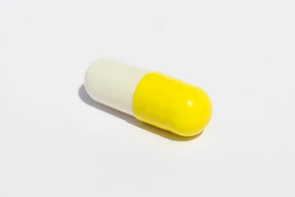 分離した白い錠剤のクローズ アップ — ストック写真