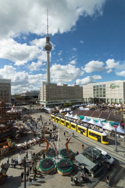 TV Kulesi ve Alexanderplatz, Berlin, Almanya
