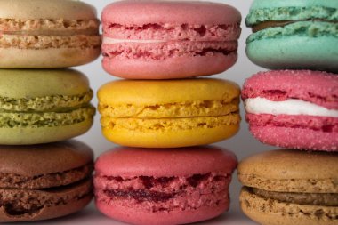 renkli macarons. yığılmış macaroons.
