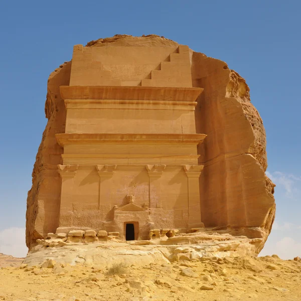 Túmulo no sítio arqueológico paisagem deserto — Fotografia de Stock