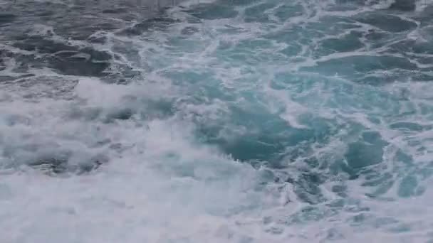 Océano de cerca - movimiento de las olas - agua de mar — Vídeo de stock