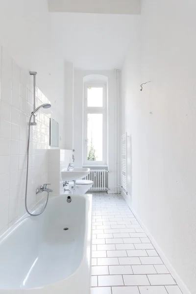 White bathroom, fresh renovated — Stock Photo, Image