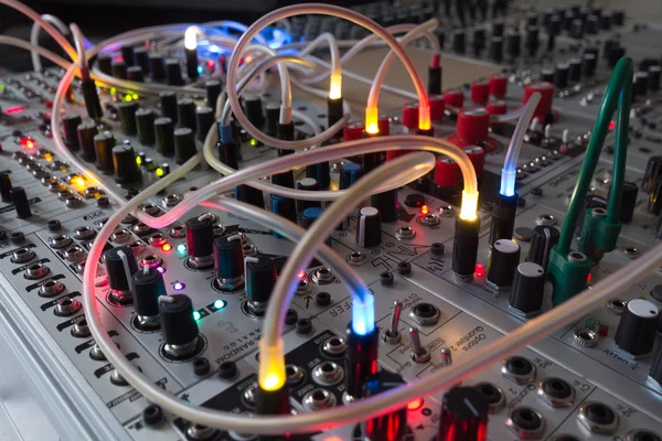 analog synthesizer, yanıp sönen ışıklar müzik ekipman