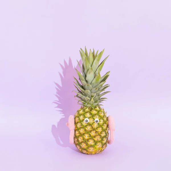 Verse Ananas Als Een Wijze Aap Het Begrip Hoor Geen — Stockfoto