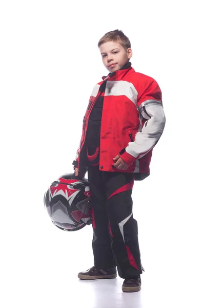 Rennwagen- oder Fahrradfahrer. der Junge im Rennfahrerkostüm isoliert auf weißem Hintergrund — Stockfoto