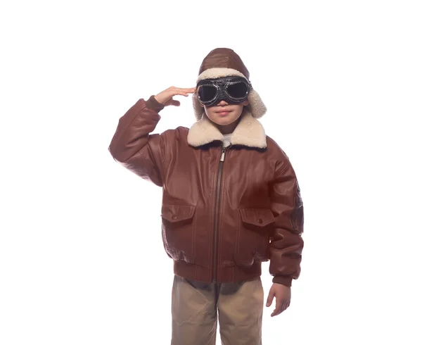 Der Junge ist Flieger in Pilotenjacke und mit alter Brille — Stockfoto