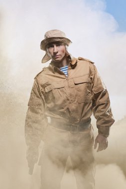 Özel Kuvvetler asker adam silahla