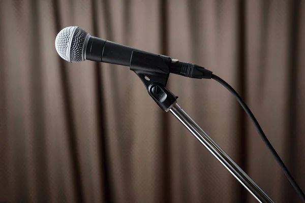 Gray Microphone Stand Stands Stage Background Brown Curtain — Stock Photo, Image
