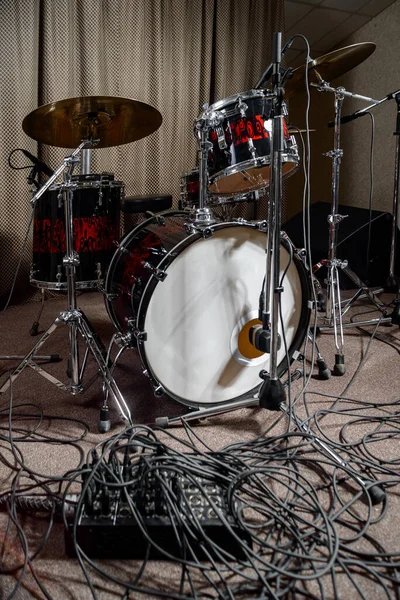 Drum Kit Stage Rehearsal Base Background Brown Curtain — Stock Photo, Image