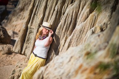 genç kadına resort