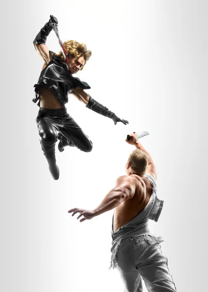 kılıç ile mücadele