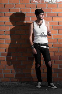 Punk rocker şık adam