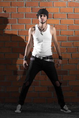 Punk rocker şık adam