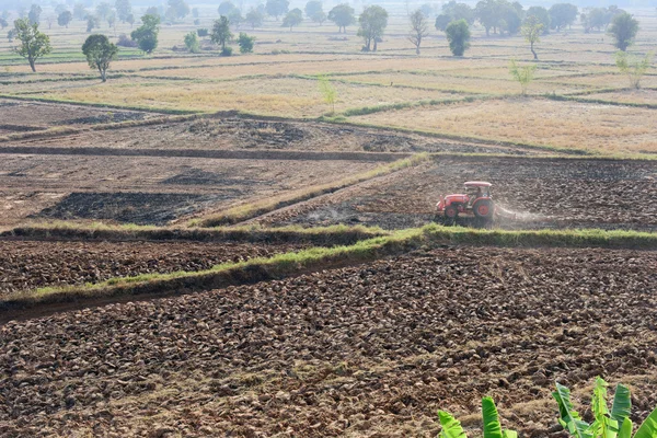 Werk in de landbouw in de verwerking, teelt van land in Thailand — Stockfoto