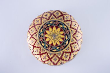 Benjarong (Bencharong), geleneksel Antika seramik tha üzerinden