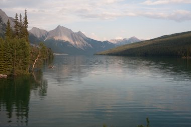 Maligne Gölü Jasper national park, Alberta, Kanada - stok 