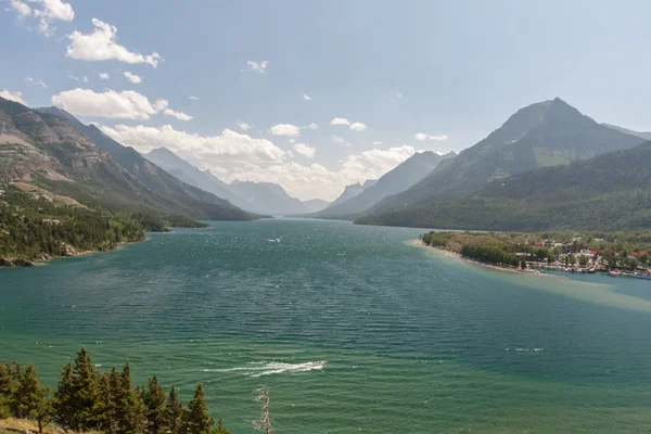 Lago Waterton - Imagem stock — Fotografia de Stock