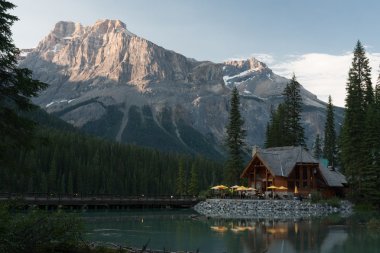 Emerald Lake  with Emerald lodge - Stock Image clipart