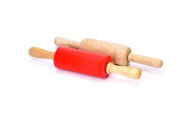 Yuvarlanan pin beyaz arkaplanda izole edildi