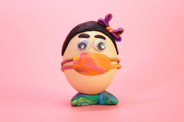 Huevos Pascua Divertidos Con Mascarilla Colorida Para Decoración Vacaciones Pascua —  Fotos de Stock