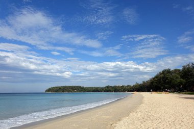 Kata sahilinin güzel deniz manzarası, Phuket Tayland