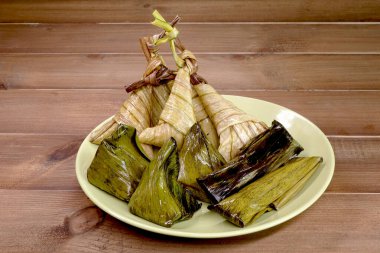 Tayland 'da Onuncu Ay Festivali (Duensip or Wan sart thai) ya da Tayland Hayalet Festivali için tatlı. Metinler için boşluk