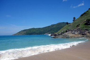 Yanui Sahili 'nin güzel deniz manzarası, Phuket Tayland