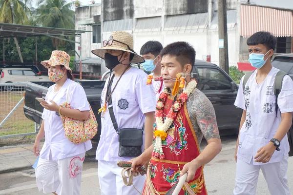 Phuket Таїланд Жовтня 2018 Парад Вегетаріанського Фестивалю Показує Девоте Особу — стокове фото