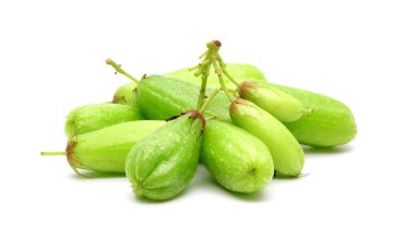 Bilimbi meyveleri beyaz arkaplanda izole