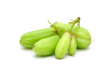 Bilimbi meyveleri beyaz arkaplanda izole