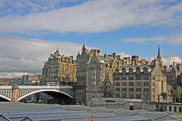 Эдинбург Cityscape Эдинбурга Шотландия — стоковое фото