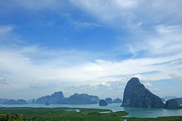 Самет Нанг Чудовим Панорамним Видом Затоці Фан Нга Фантастичним Пейзажем — стокове фото