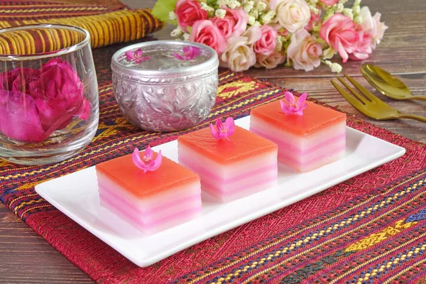 Hidangan Penutup Thailand Steamed Layer Sweet Cake Atau Khanom Chan — Stok Foto