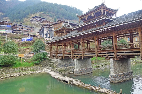 Ponte Qian Miao Zai Village Nella Nebbia Mattutina Provincia Guizhou — Foto Stock