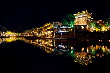 Fenghuang Antik Kasabası, Hunan Çin 'in Xiangxi şehrinin en ünlü antik kasabalarından biri.